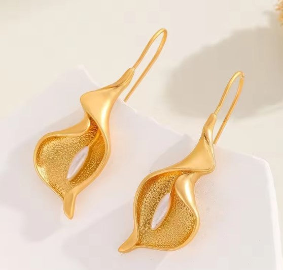 Blooming Flower Gold Earrings