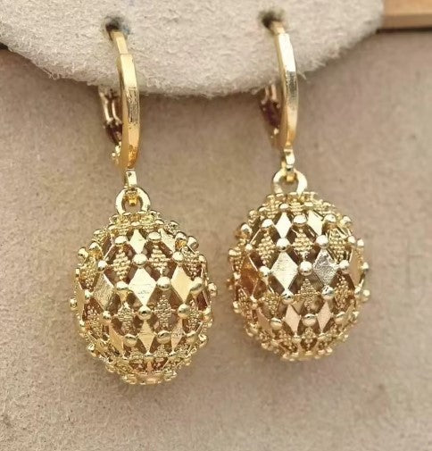 Vintage Fashion Gold Earrings