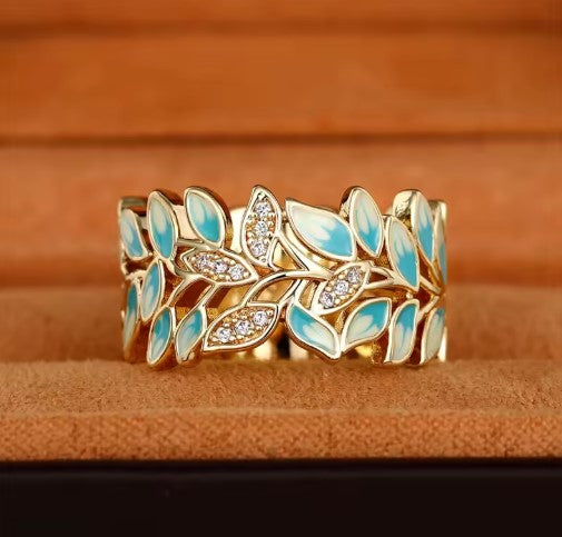 Crystal Leaf Design Fashion Ring