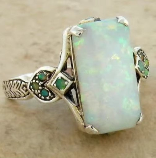 Vintage Dazzling Square Inlaid Green Stone Ring