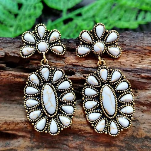 Vintage Elegant White Flower Hook Earrings