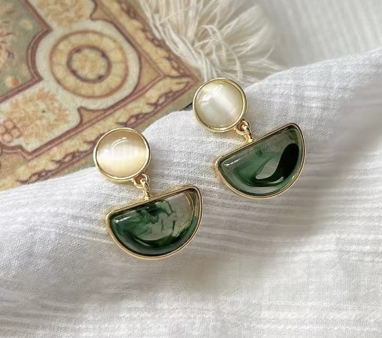 Elegant Green Water Drop Earring