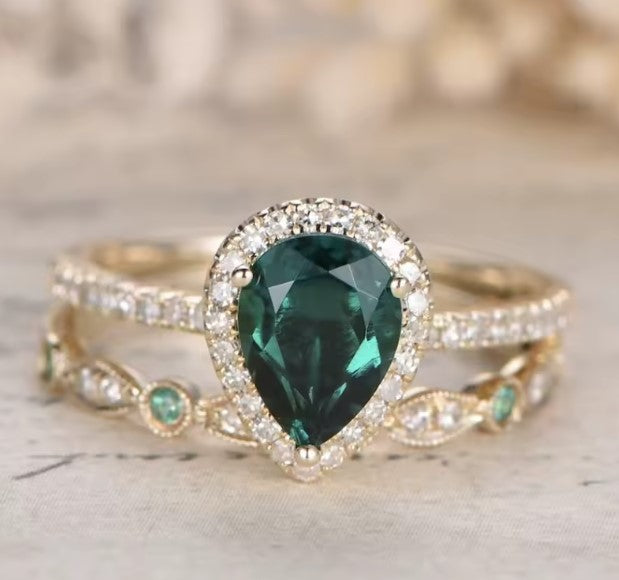 Vintage Waterdrop Round Green Stone Ring