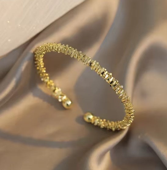 Classic Fashion Gold Bracelet