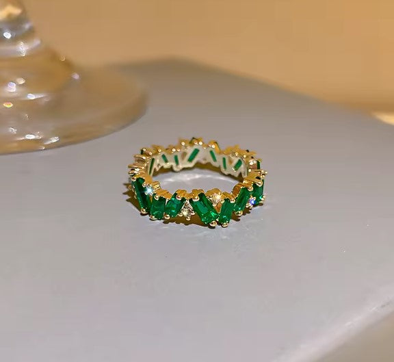 Vintage Crystal Green Stones Ring