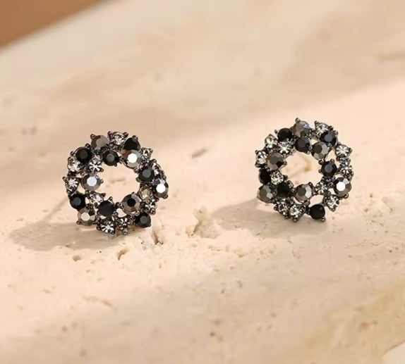 Hollow Out Inlaid Rhinestone Black Earrings