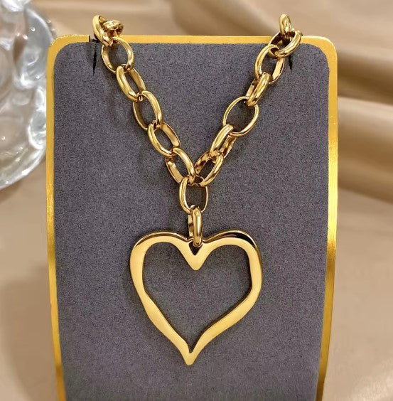 Vintage Hollow Heart Pendant Gold Necklace