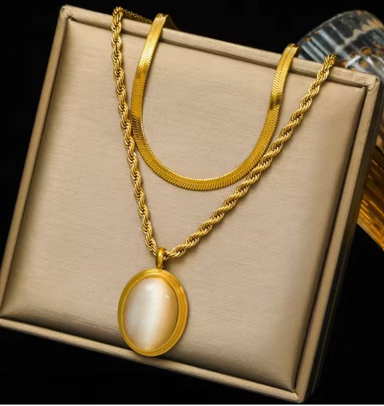 Vintage White Stone Gold Necklace