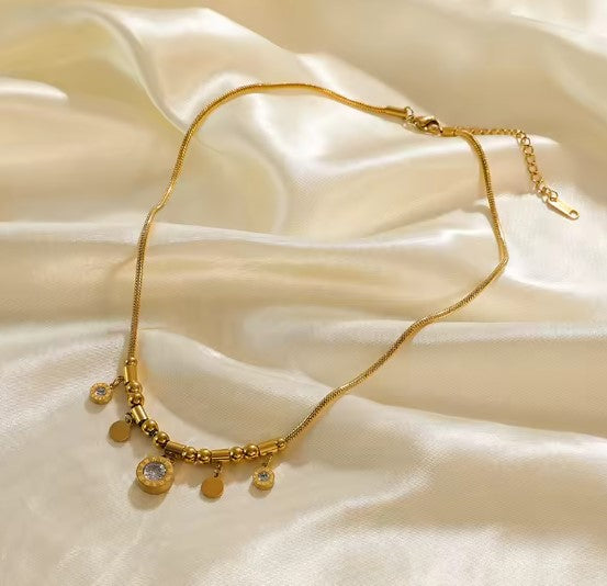 Vintage Zircon Pendant Gold Necklace