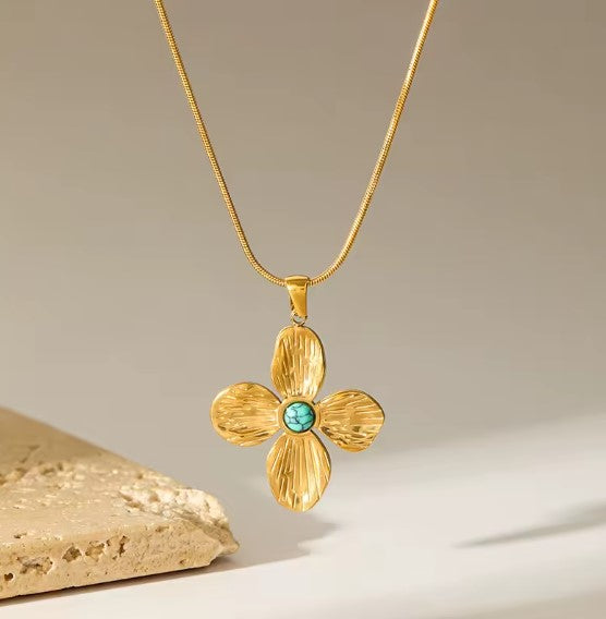 Vintage Four Leaf Flower Gold Necklace