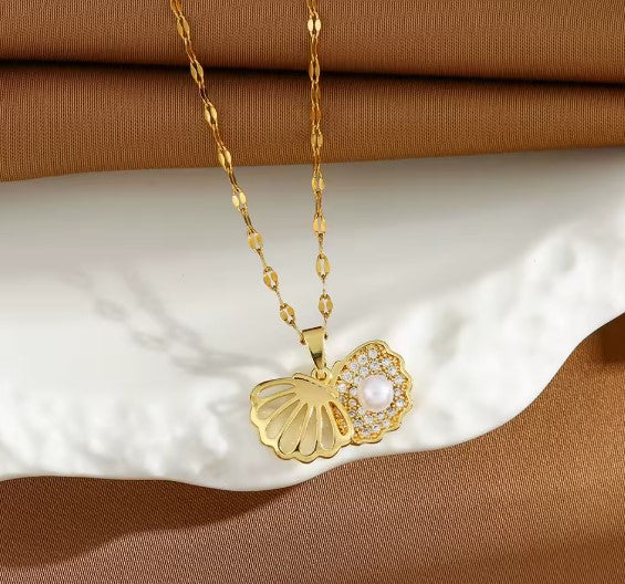 Vintage Luxury Shell Pearl Necklace