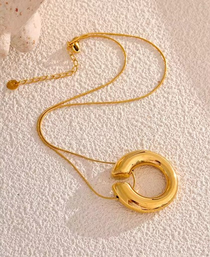 Vintage Chain Crossover Necklace