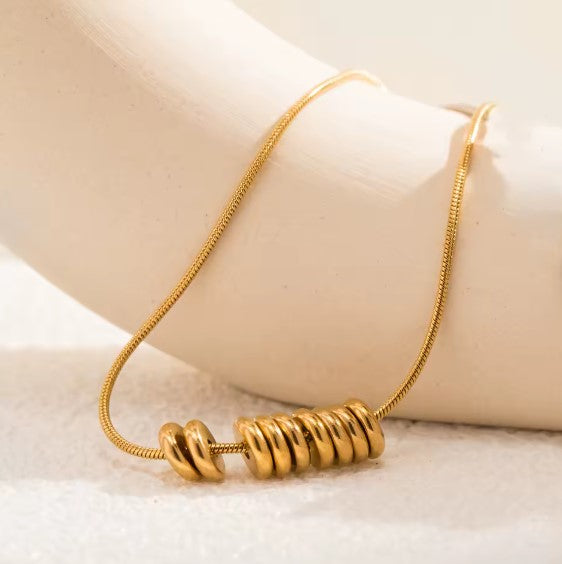 Vintage Circular Pendant Gold Necklace