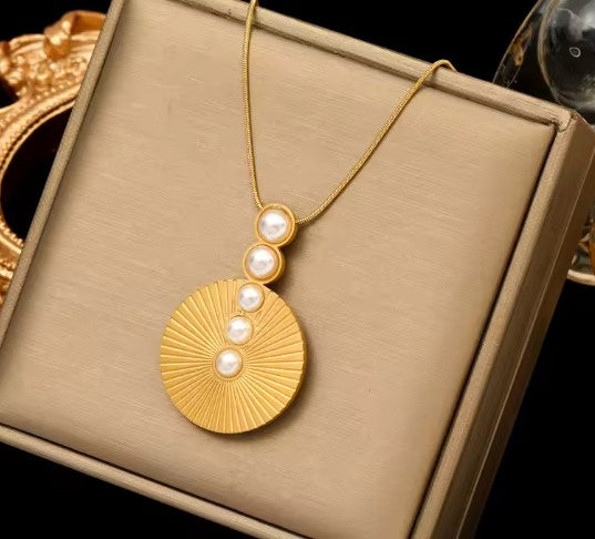 Vintage Water Drop Gold Necklace