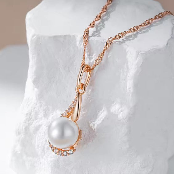Rose Gold Pearl Pendant Necklace