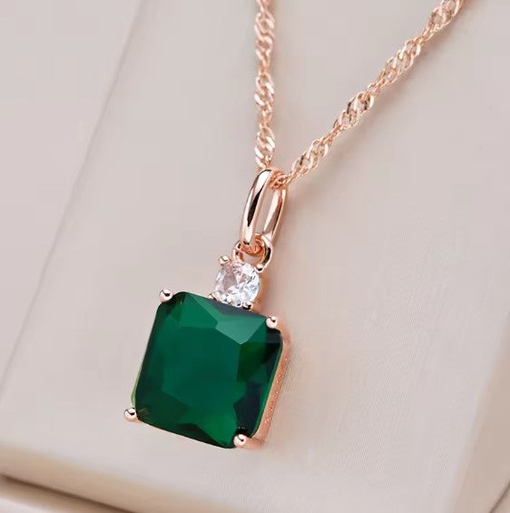 Elegant Green Stone Necklace