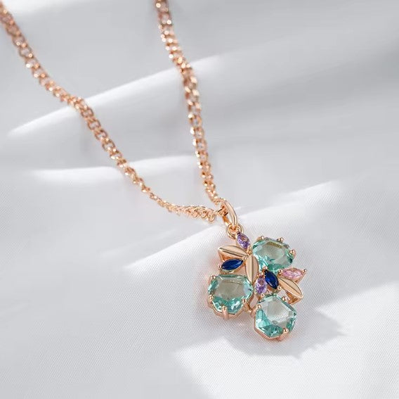 Vintage Green Stone Pendant Necklace