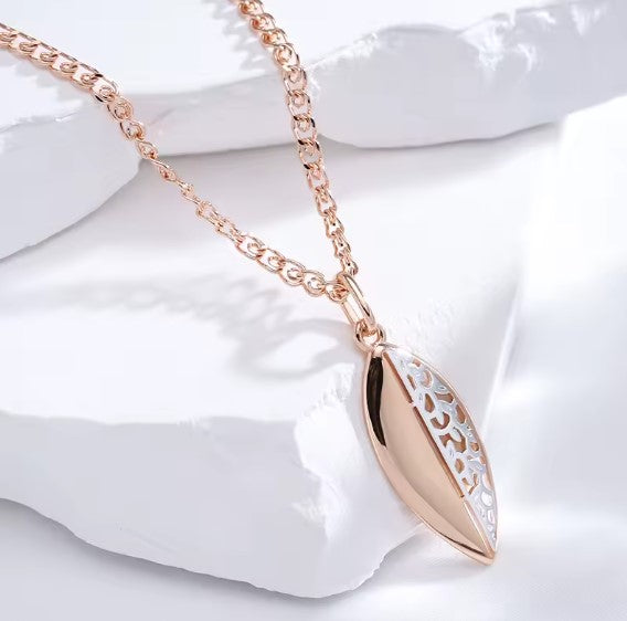 Luxury Glossy Flower Rose Gold Necklace