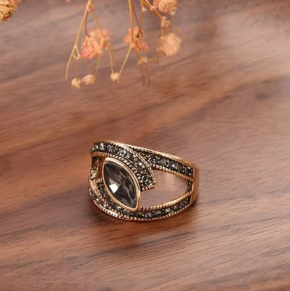 Vintage Zircon Stone Crystal Ring