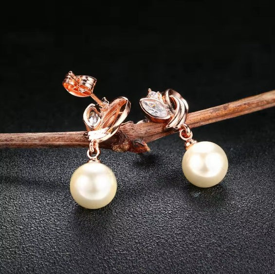 Vintage Pearl Rose Gold Crystal Earrings