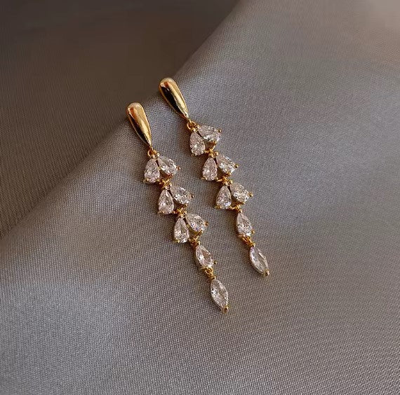 Shiny Zircon Leaf Shape Gold Earrings