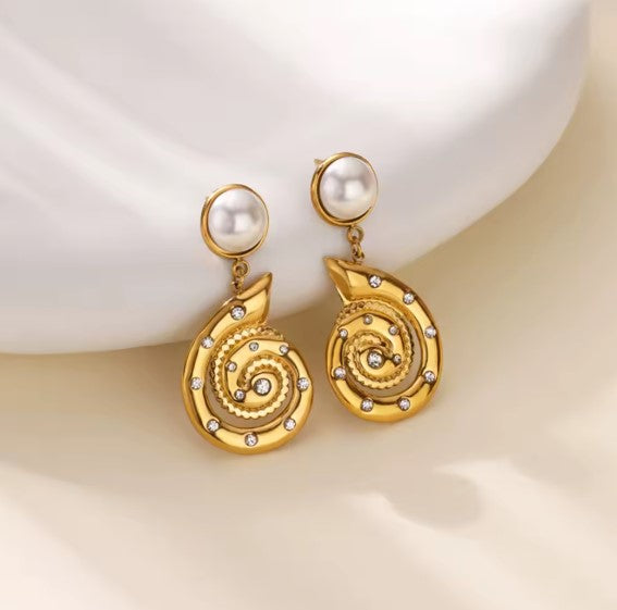 Classic Pearl Gold Earrings