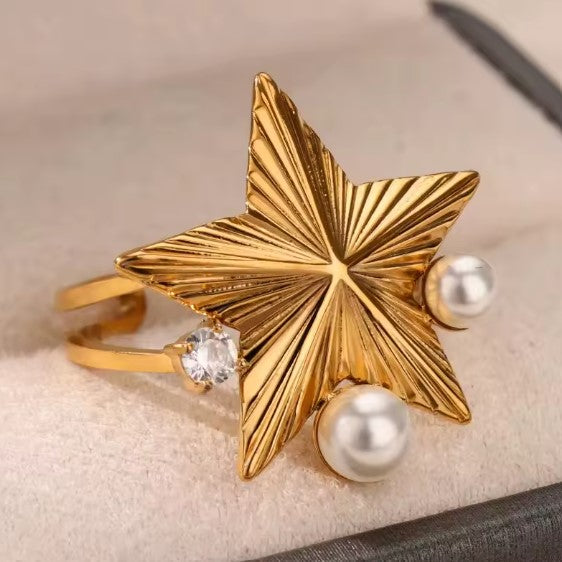 Vintage Pearl Star Gold Ring