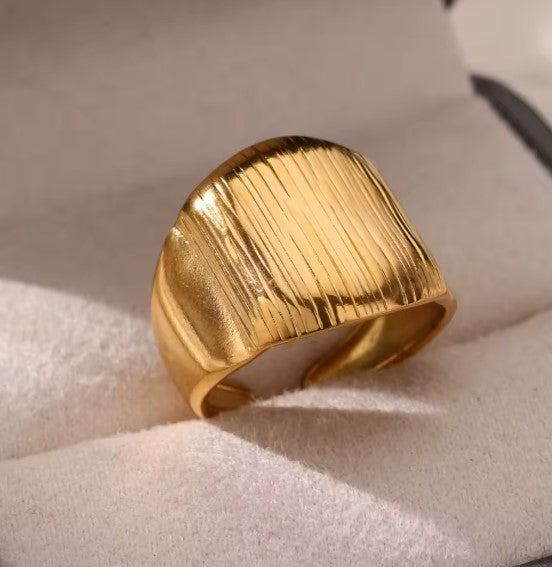 Vintage Chunky Gold Ring