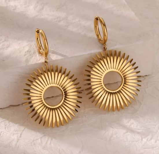Vintage Hollow Sunflower Gold Earrings