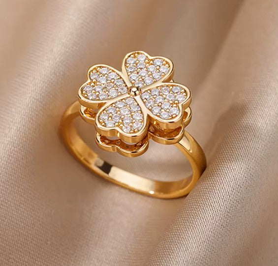 Vintage Flower Crystal Gold Ring