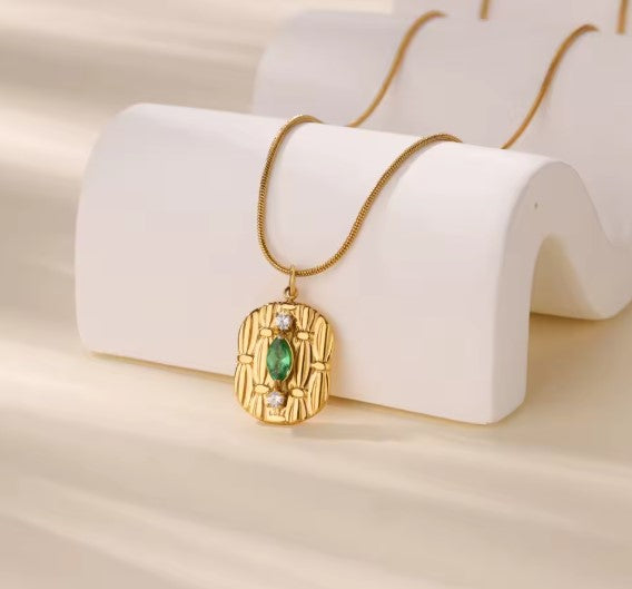 Eloria Green Zircon Oval Necklace
