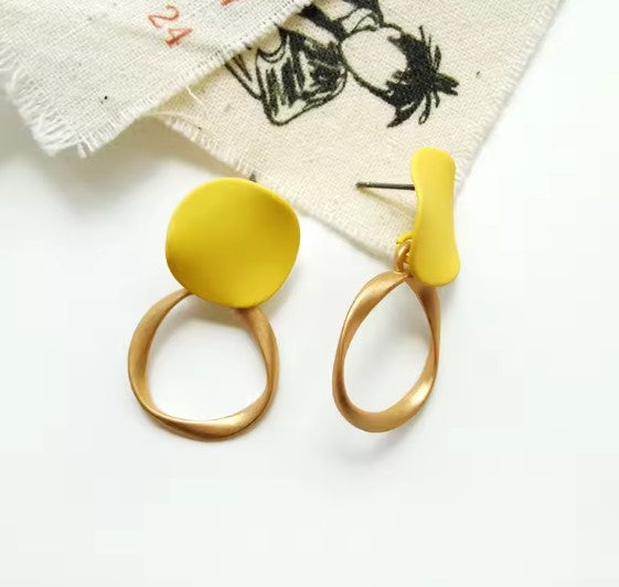 Temperament Yellow Round Earrings