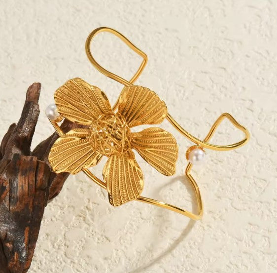 Vintage Flower Gold Bracelet