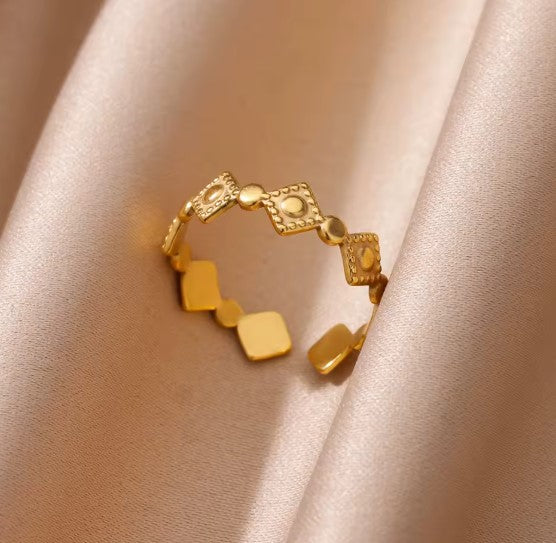 Vintage Adjustable Gold Ring