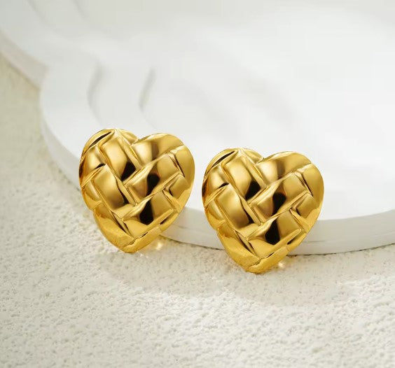 Vintage Weave Heart Gold Earrings