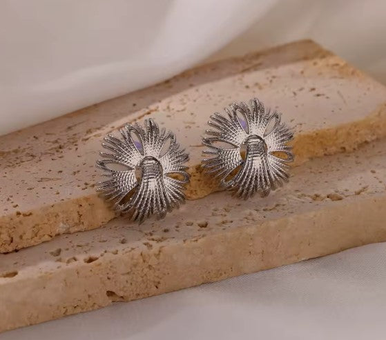 Minimalist Fringed Flowers Silver Earrings