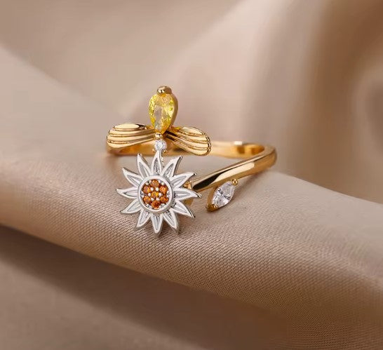 Spinner Sunflower Bee Adjustable Gold Ring