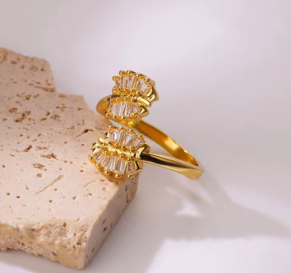 Vintage Zircon Hug Leaf Adjustable Ring