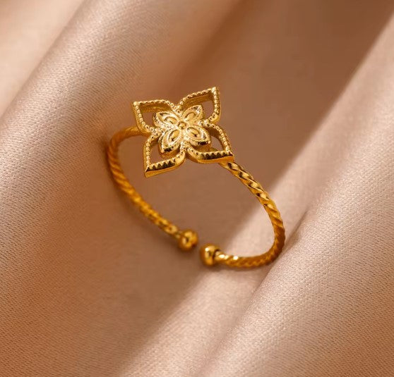 Classic Hollow Four-Leaf Clover Open Ring