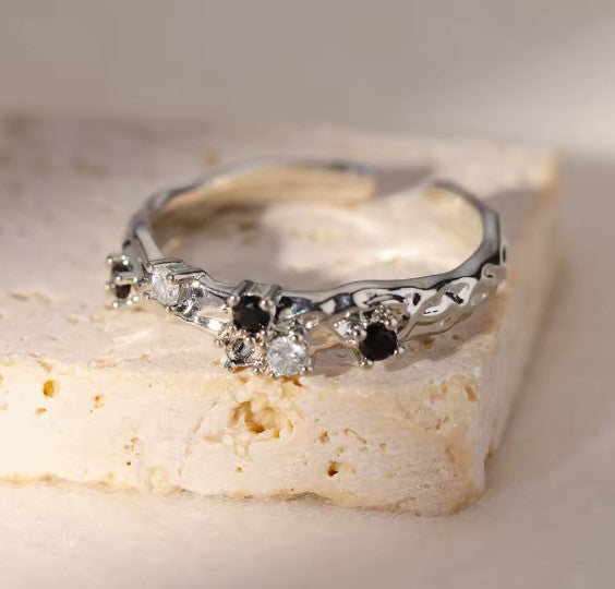Vintage Black and White Zircon Silver Ring