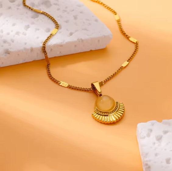 Vintage Charm Gold Necklace