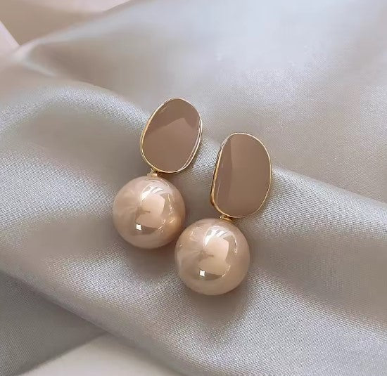 Elegant Light Pearl Dangle Earrings