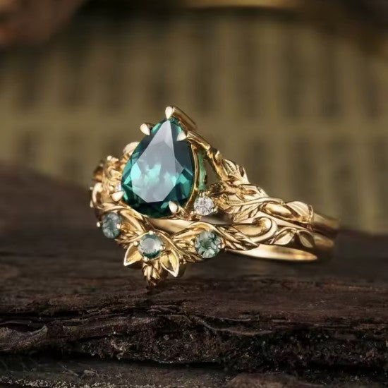 Court Emerald Water Drop Zircon Ring