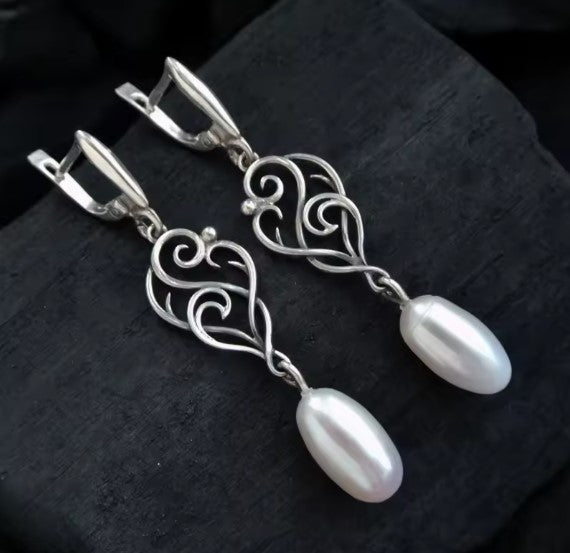 Exquisite Flower Pearl Dangle Silver Earrings