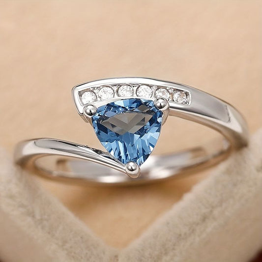 Vintage Elegant Blue Crystal Silver Ring