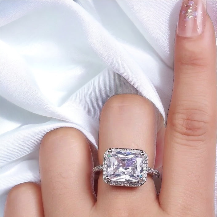 Giulia WGF Solitaire Ring