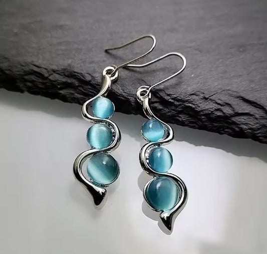 Vintage Classic Blue Stone Earrings