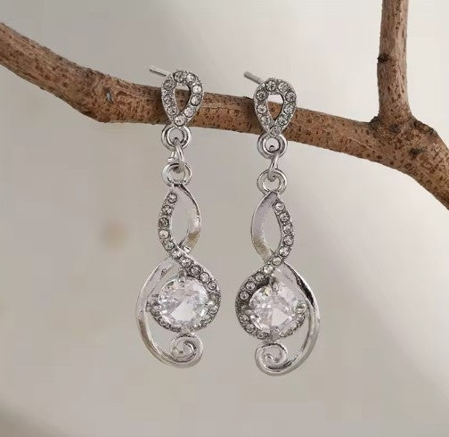 Elegant Sparkling Crystals Earrings