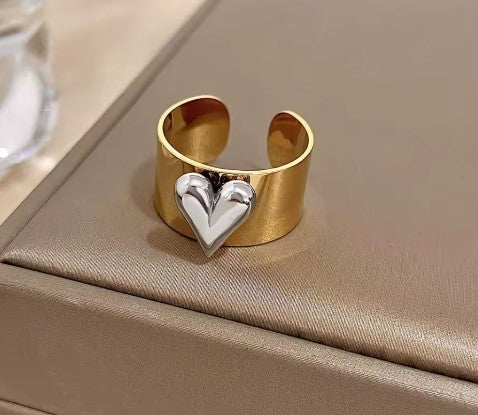 Vintage Heart Pattern Cuff Gold Ring