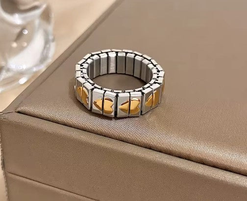 Vintage Elastic Heart Pattern Silver Ring